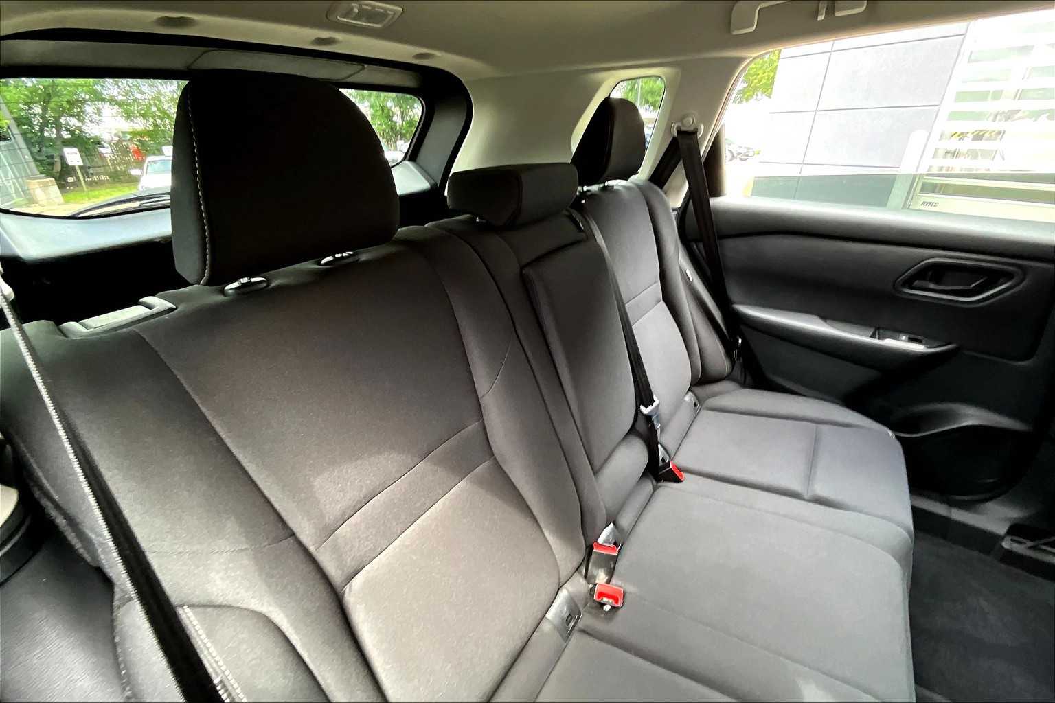 2024 Nissan Rogue S photo 18