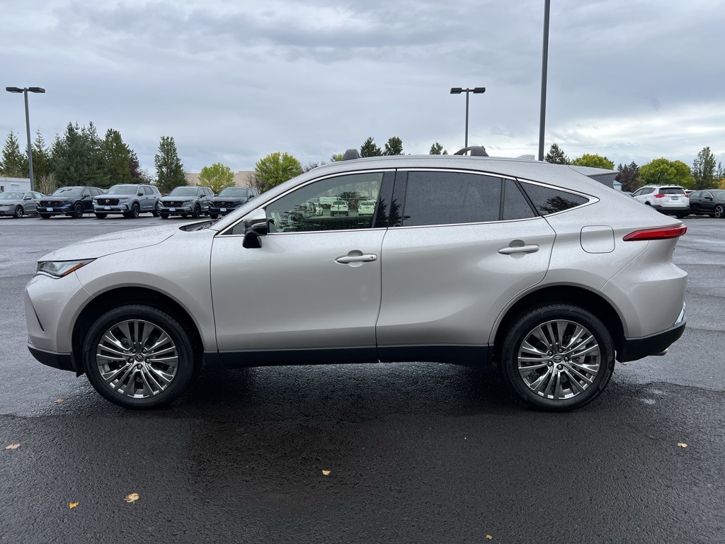 2022 Toyota Venza XLE photo 4