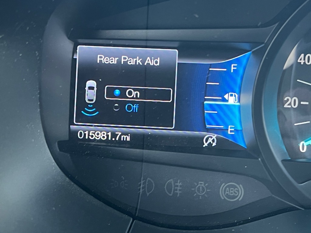2022 Ford Edge SEL photo 10