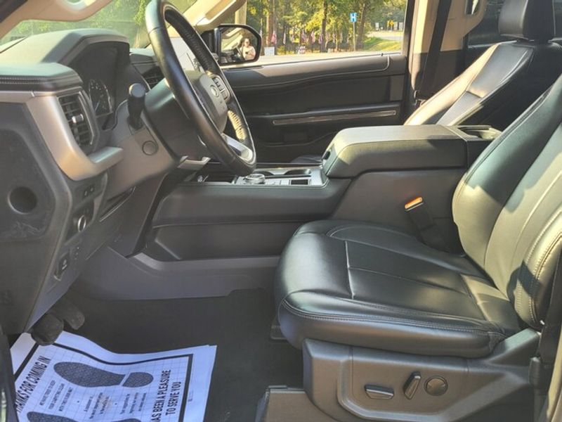 2024 Ford Expedition XLT photo 5