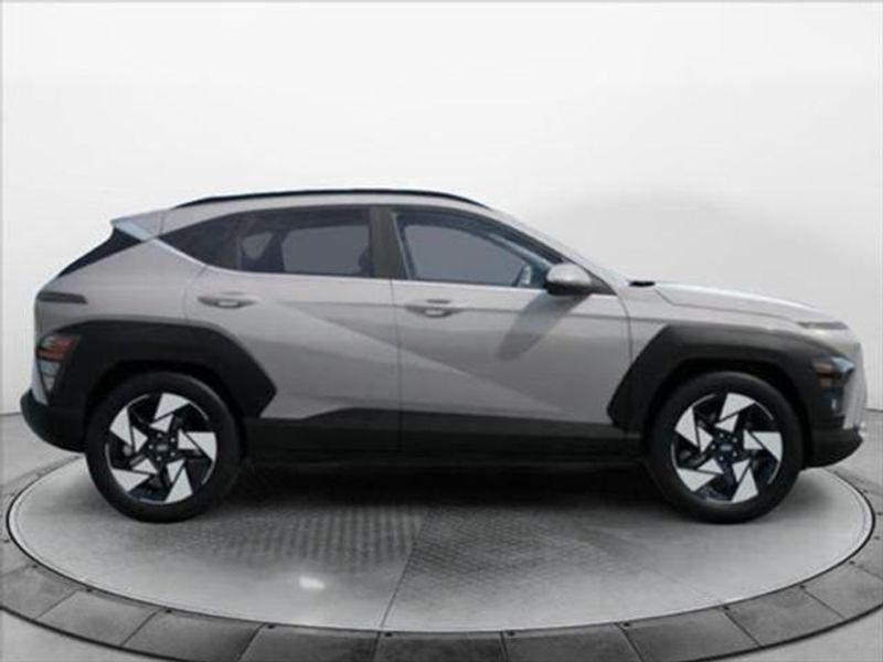 2026 Hyundai Kona SEL photo 4