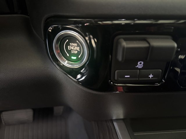 2025 Chevrolet Silverado 1500 LTZ photo 21