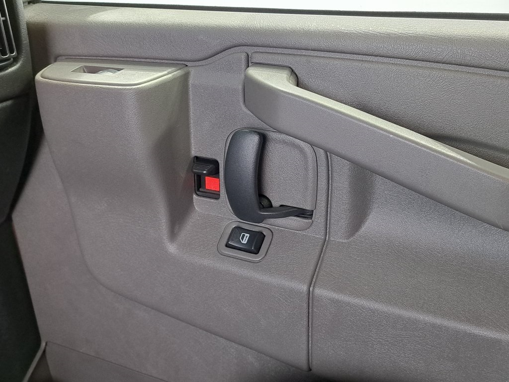2023 Chevrolet Express 2500 Work Van photo 18