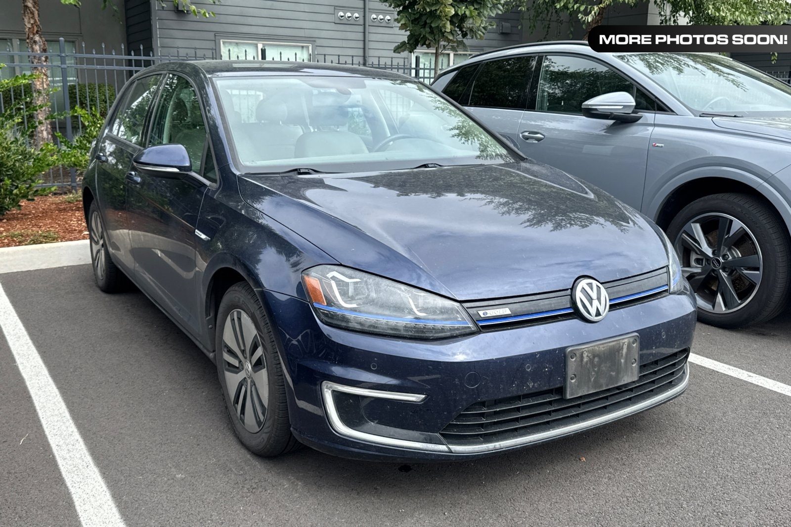 2016 Volkswagen e-Golf e-Golf SEL Premium's photo