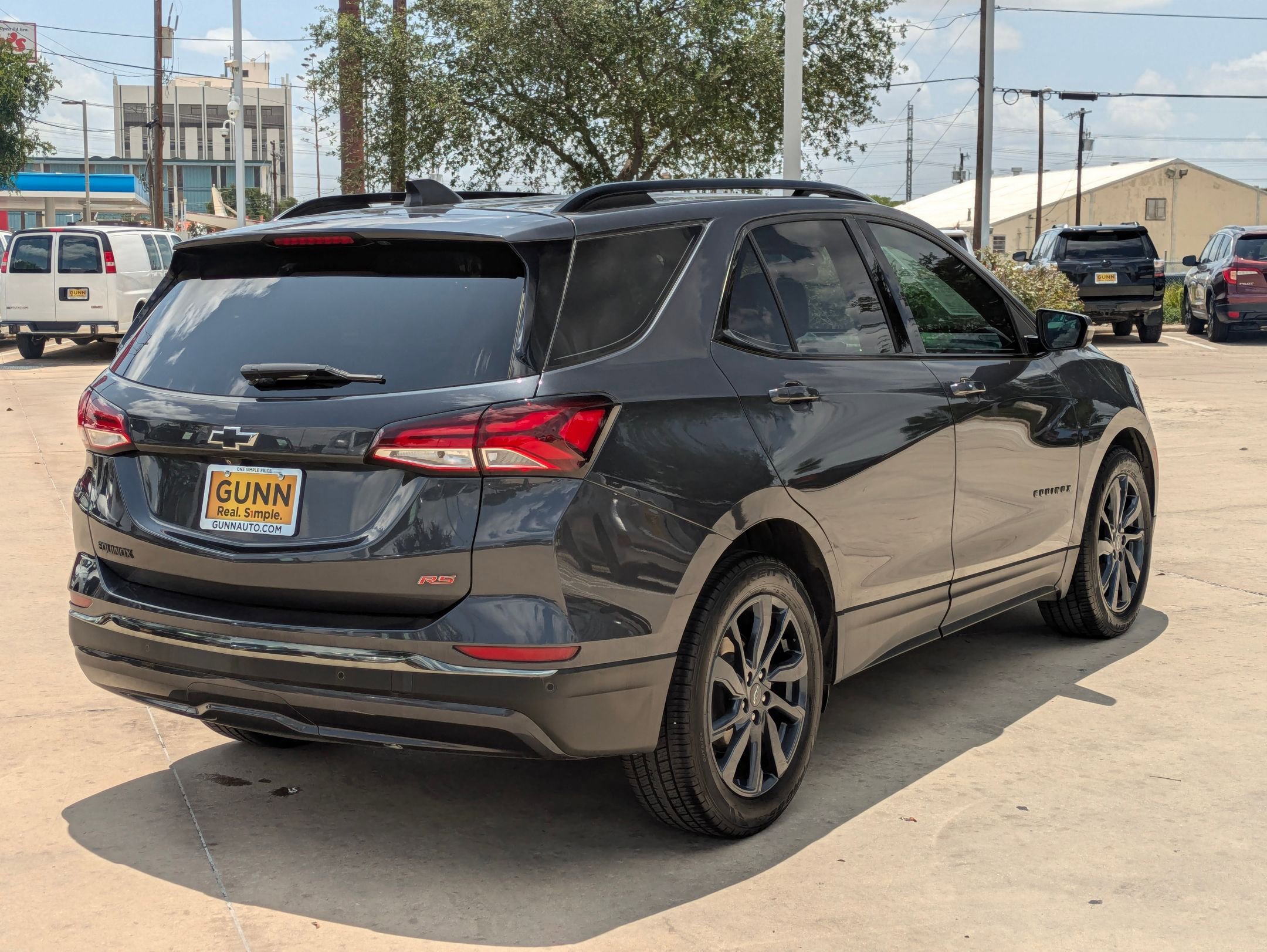 2022 Chevrolet Equinox RS photo 3