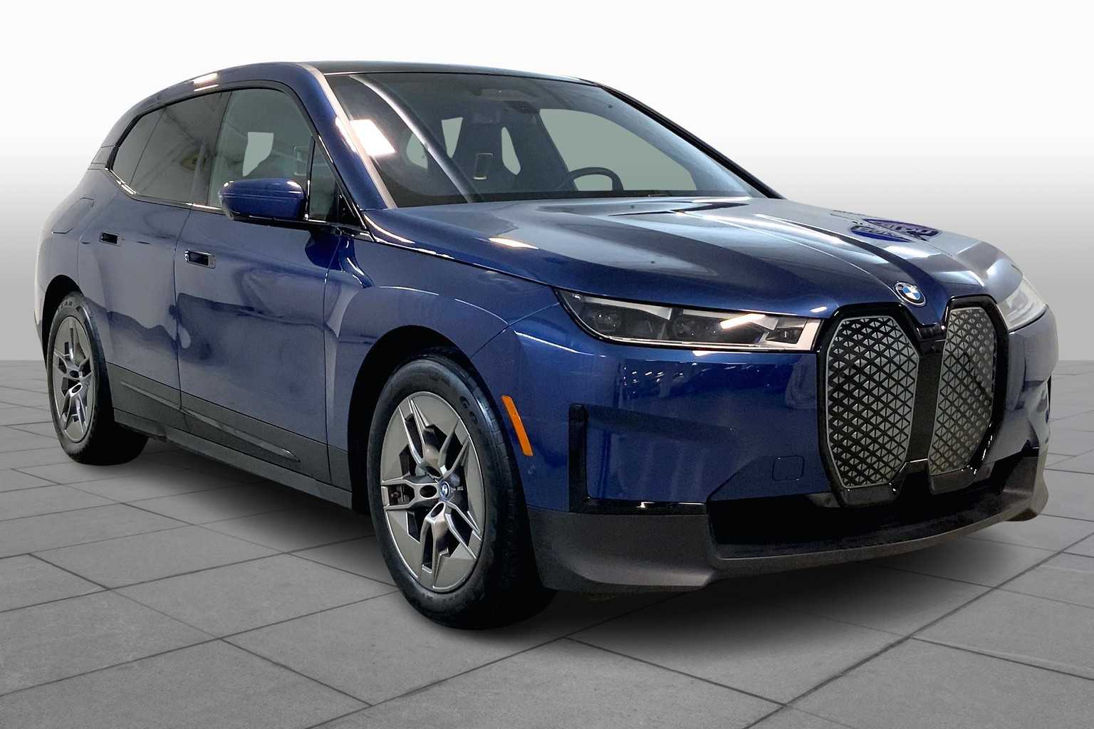 Used 2022 BMW iX Base with VIN WB523CF03NCK62380 for sale in Merriam, KS