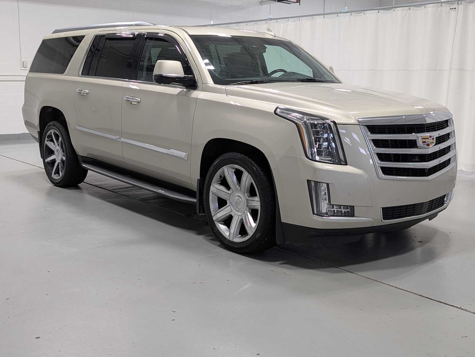 2016 Cadillac Escalade ESV Premium photo 6