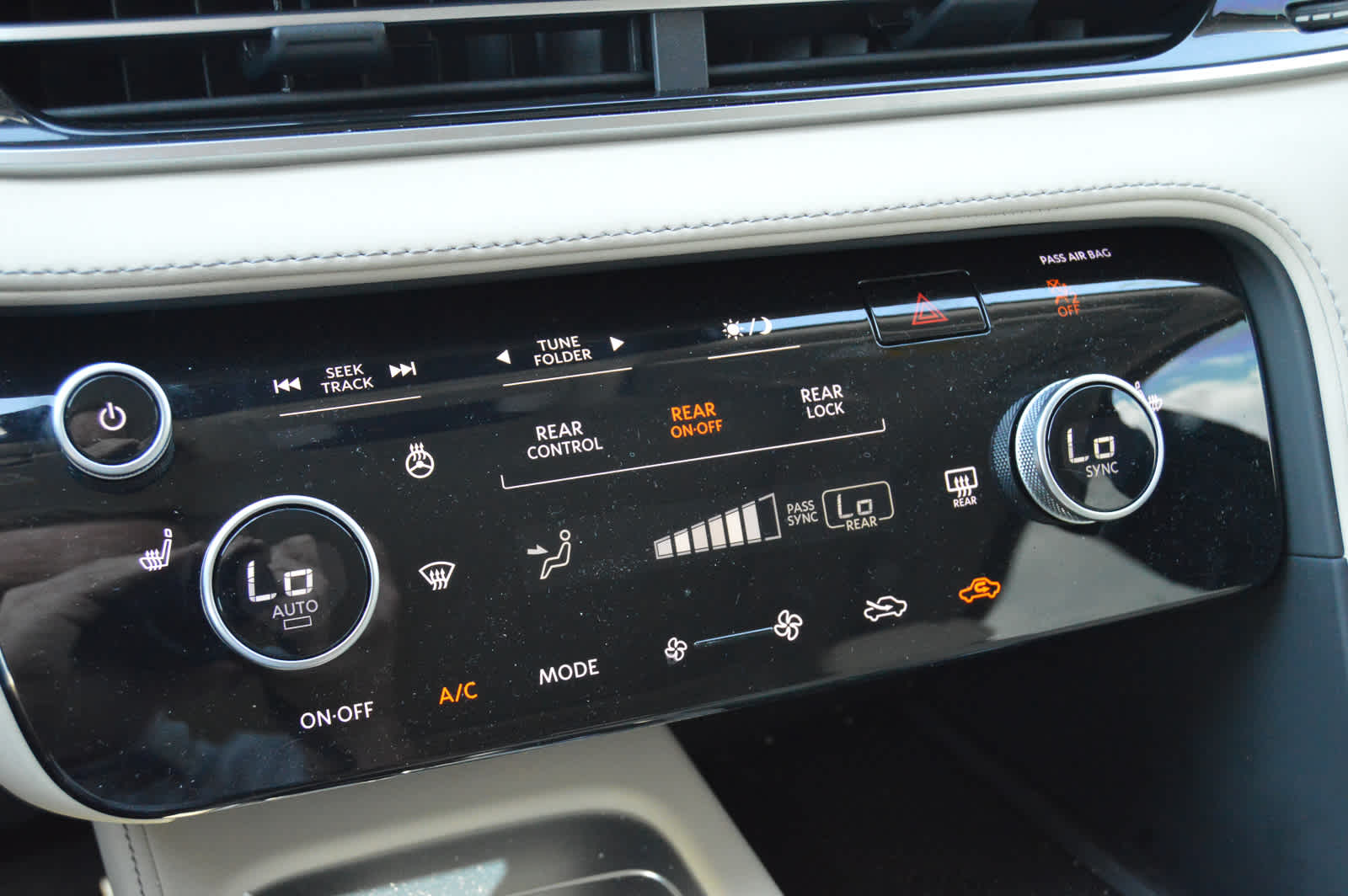 2025 Infiniti QX60 Pure photo 14