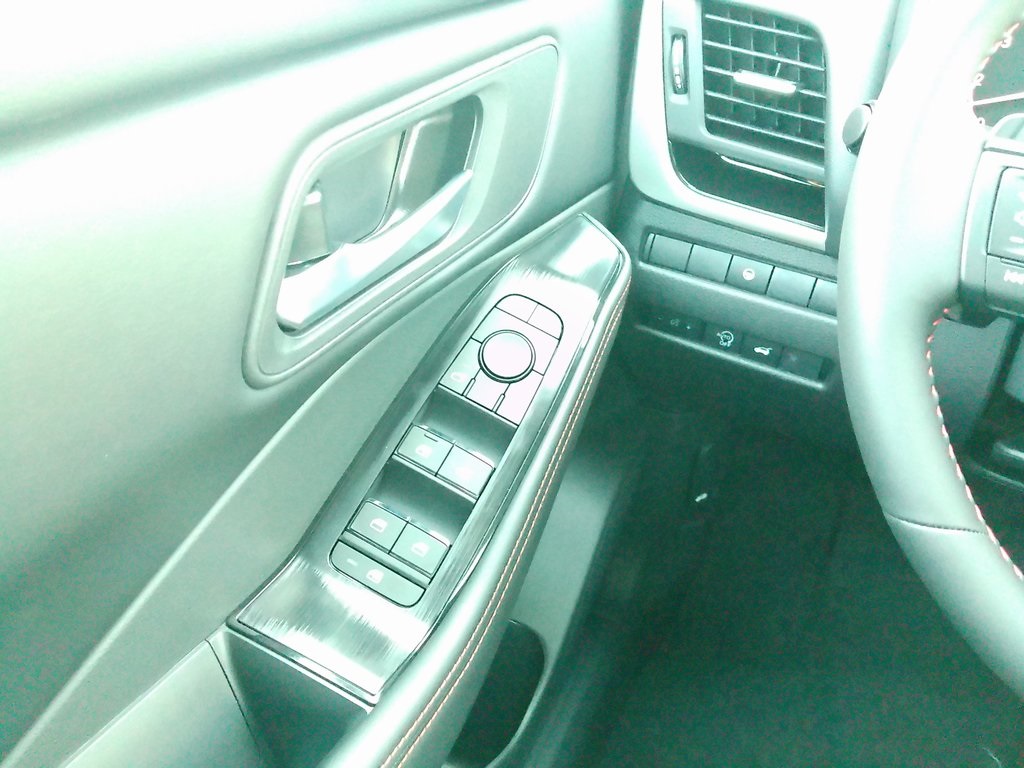 2026 Nissan Rogue SV photo 37