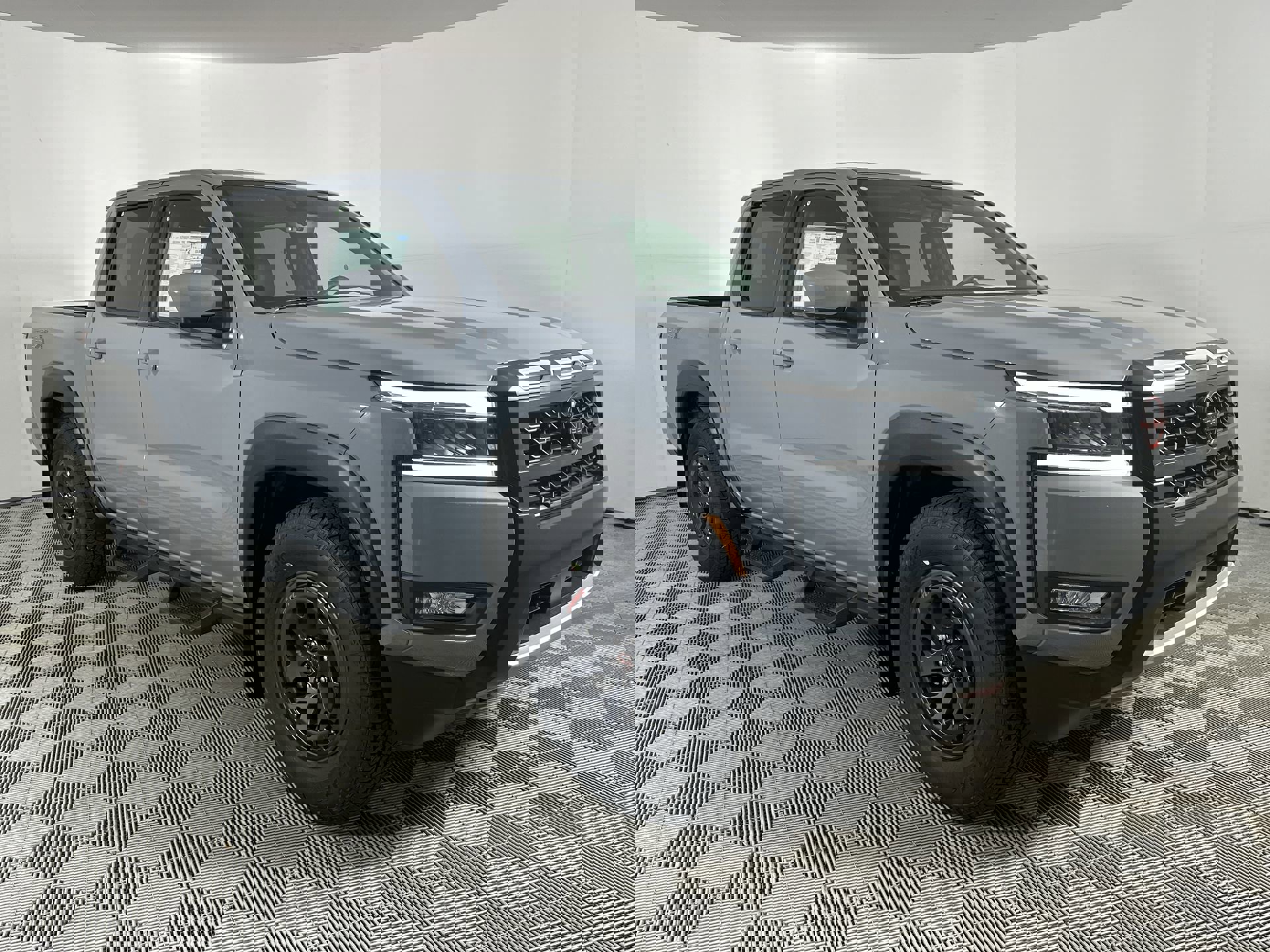 2025 Nissan Frontier PRO-X photo 2