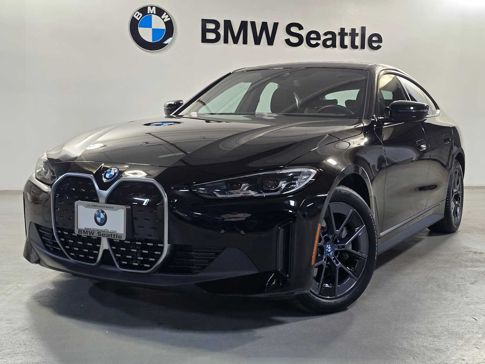 2023 BMW i4 35's photo