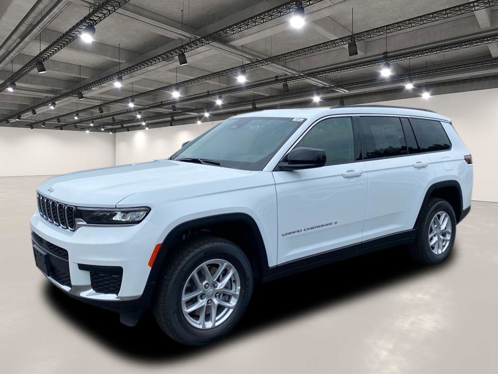 2025 Jeep Grand Cherokee Laredo X photo 2