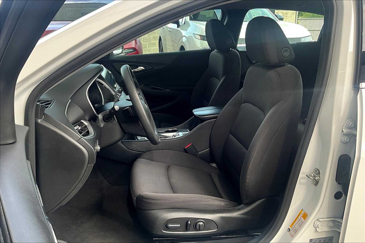 2023 Chevrolet Malibu 1LT photo 7