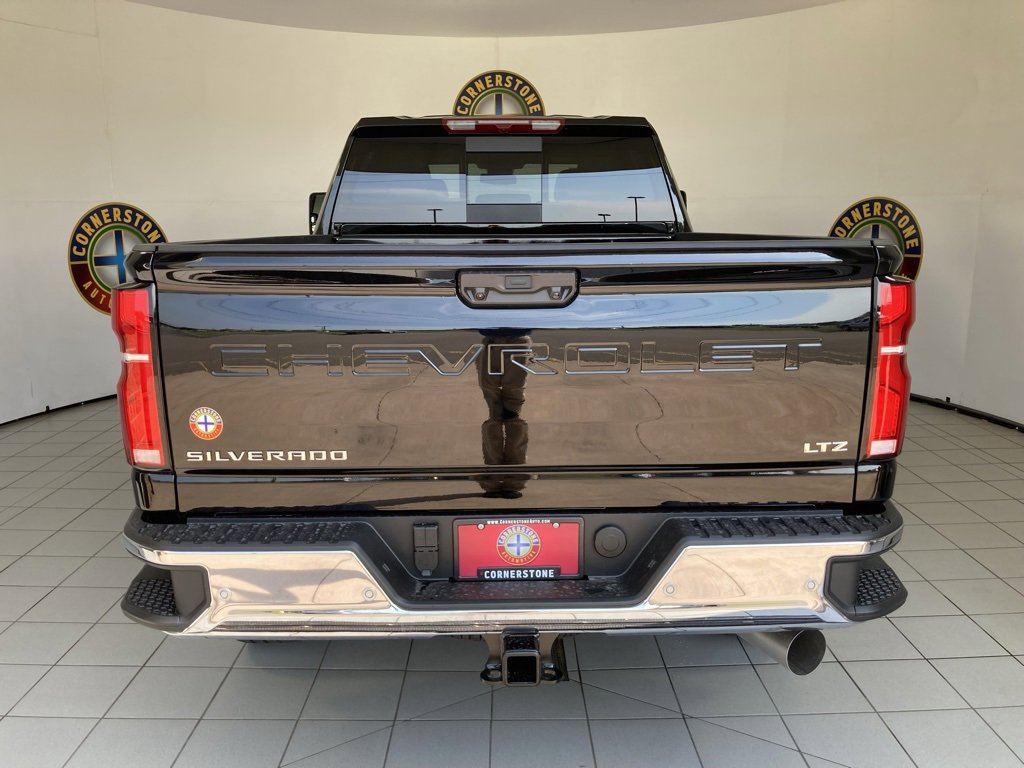2025 Chevrolet Silverado 2500HD LTZ photo 15