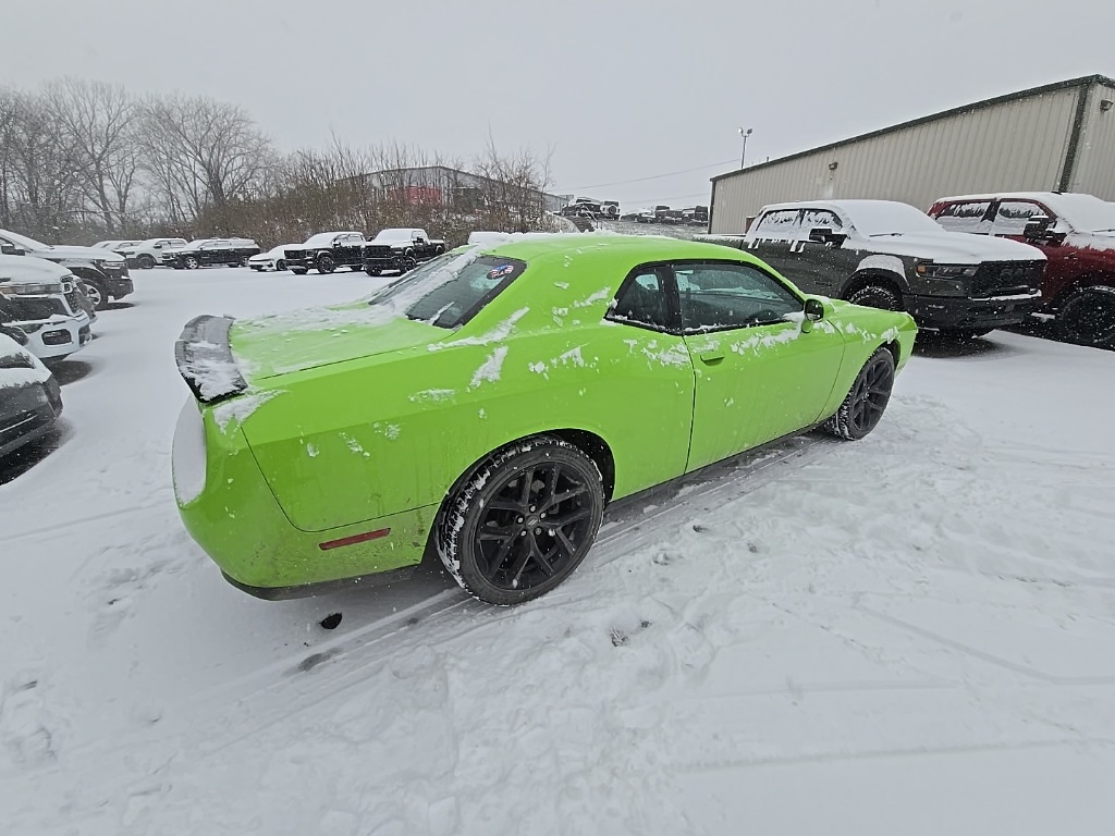 2023 Dodge Challenger SXT photo 3