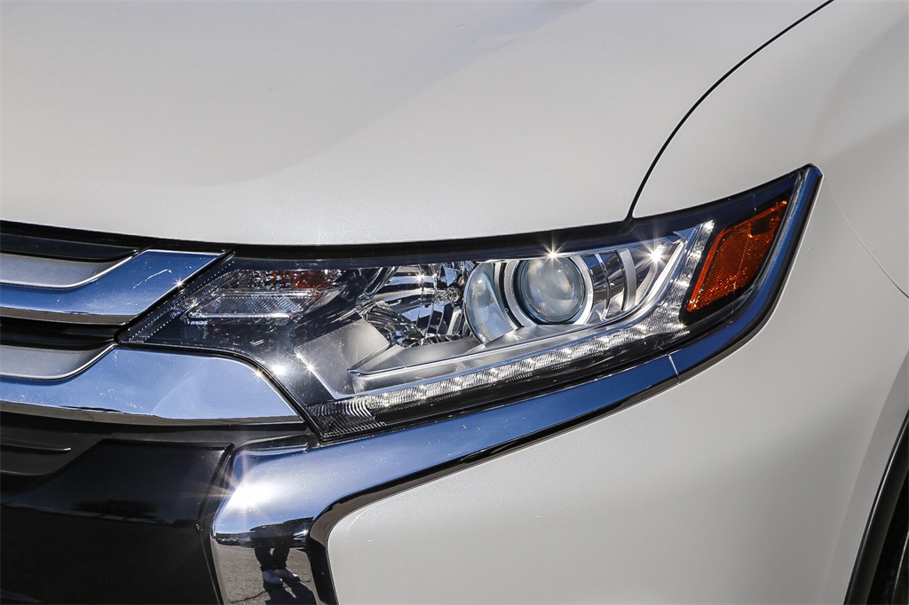 2017 Mitsubishi Outlander SEL photo 4