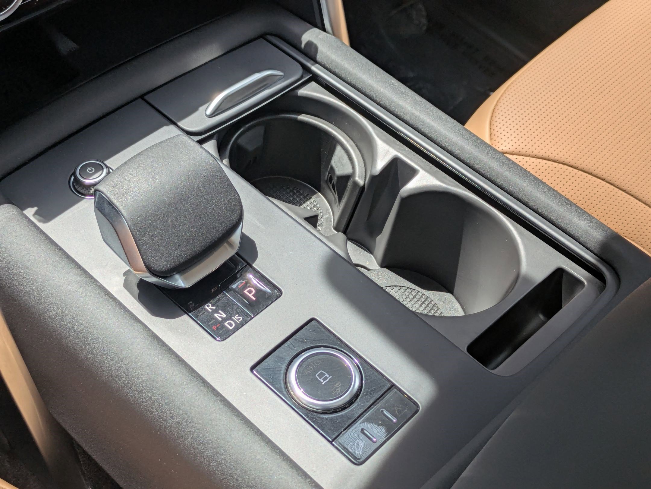 2025 Land Rover Discovery Metropolitan Edition photo 8