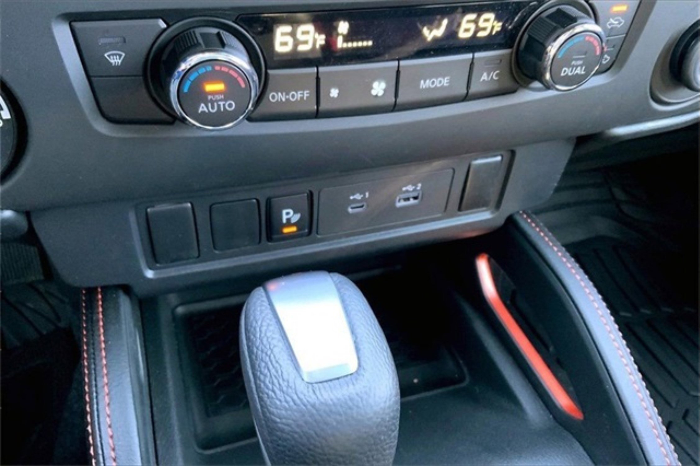2025 Nissan Frontier PRO-4X photo 33