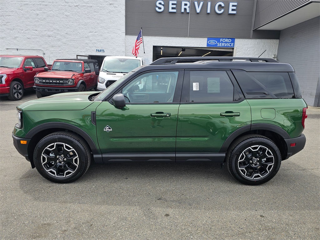 2025 Ford Bronco Sport Outer Banks photo 4