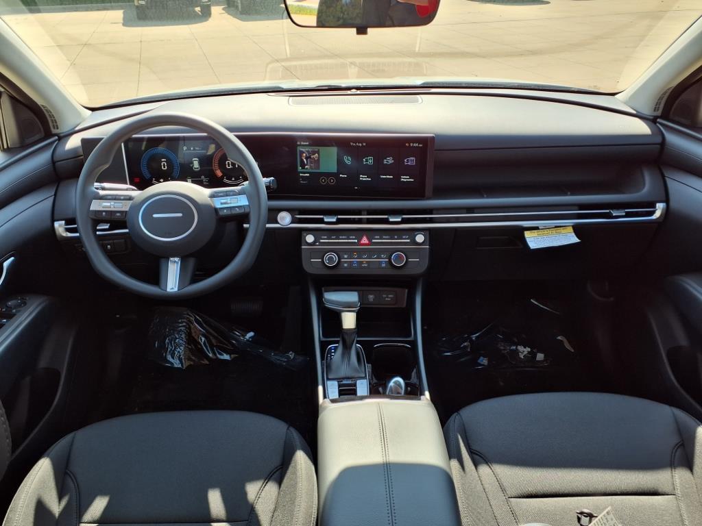 2025 Hyundai Tucson SE photo 4