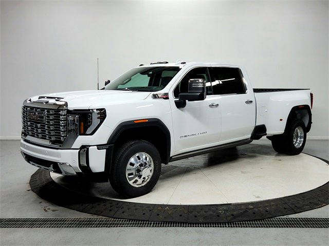 2026 Gmc Sierra 3500 HD Denali photo 3