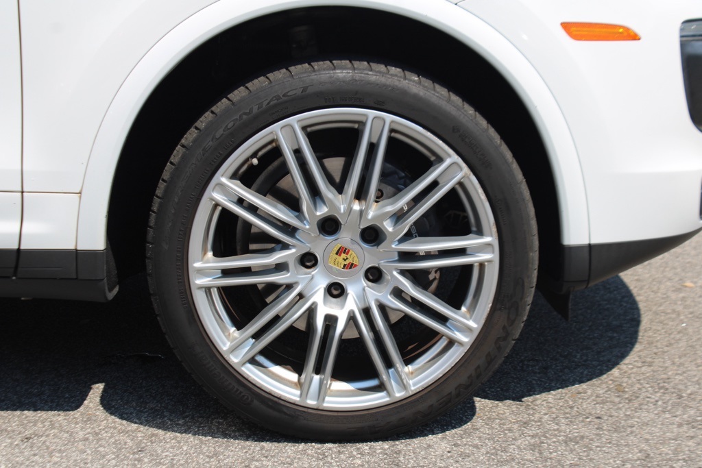 2017 Porsche Cayenne Platinum Edition photo 14