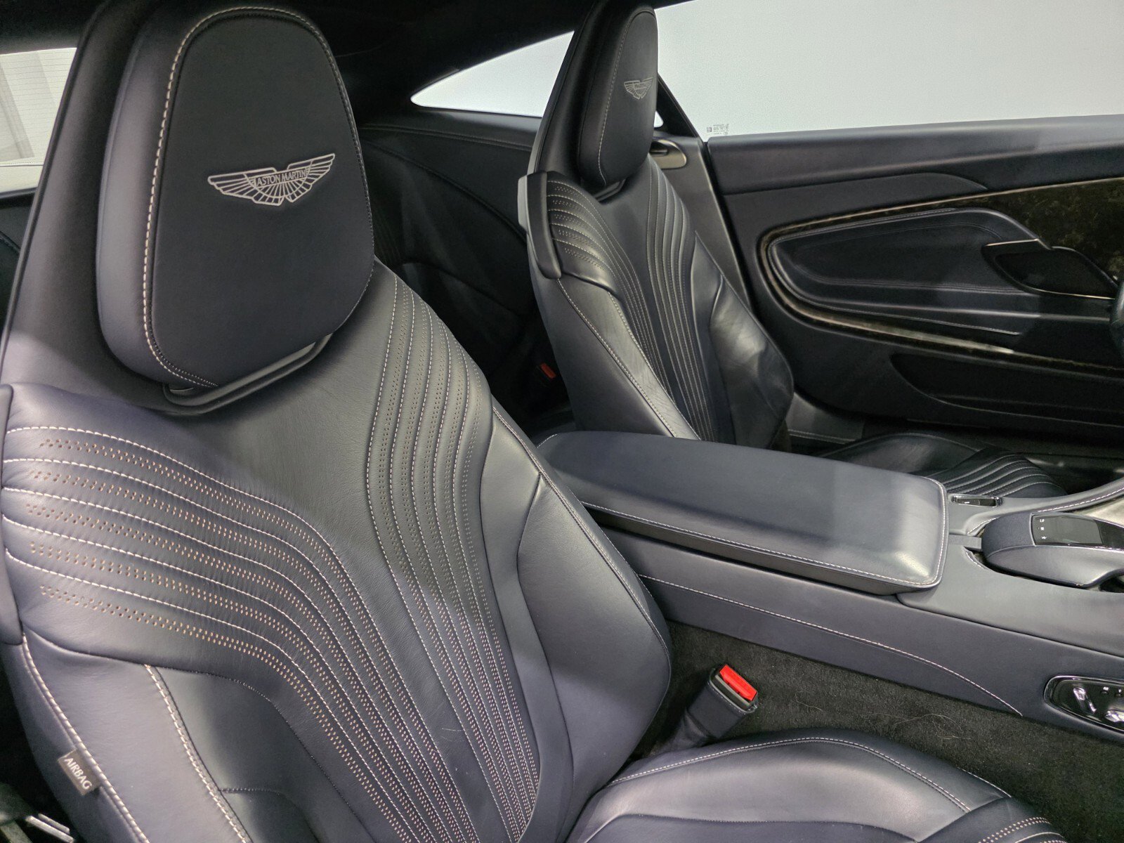 2019 Aston Martin DB11 AM5 photo 20