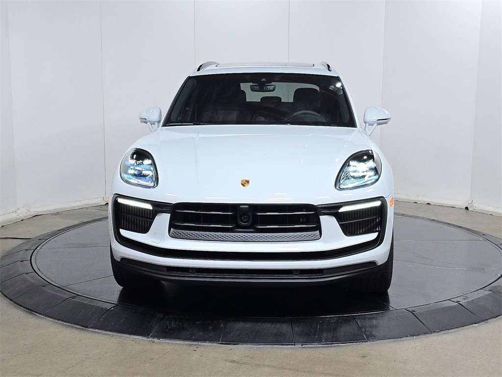 2026 Porsche Macan S photo 2