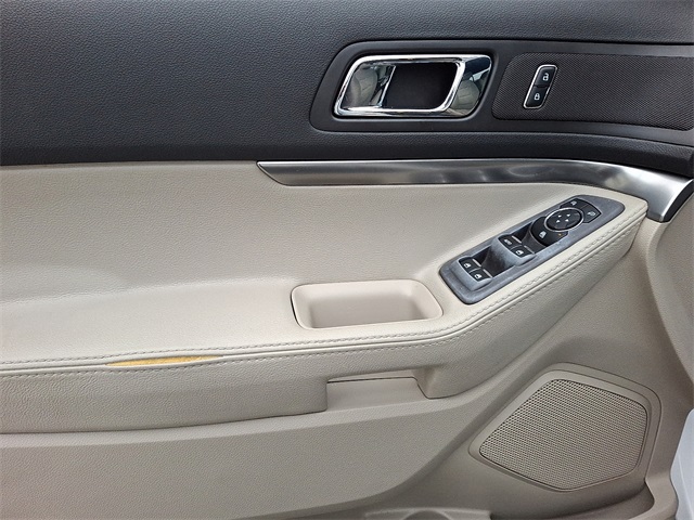 2013 Ford Explorer Base photo 13