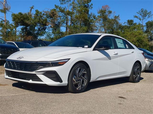 2025 Hyundai Elantra SEL Sport photo 2