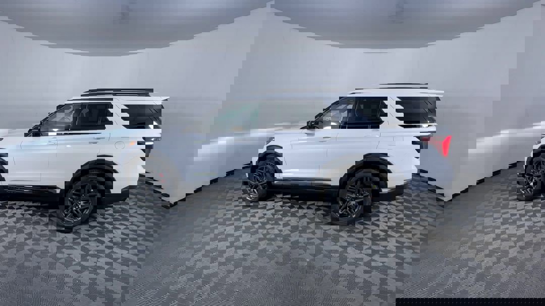 2025 Ford Explorer ST photo 6