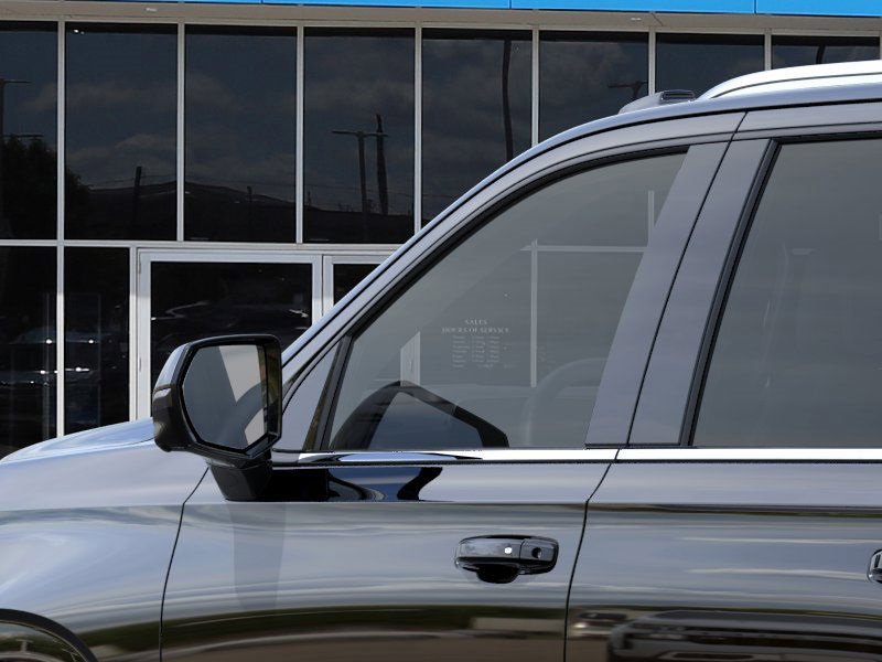 2026 Chevrolet Suburban LT photo 11