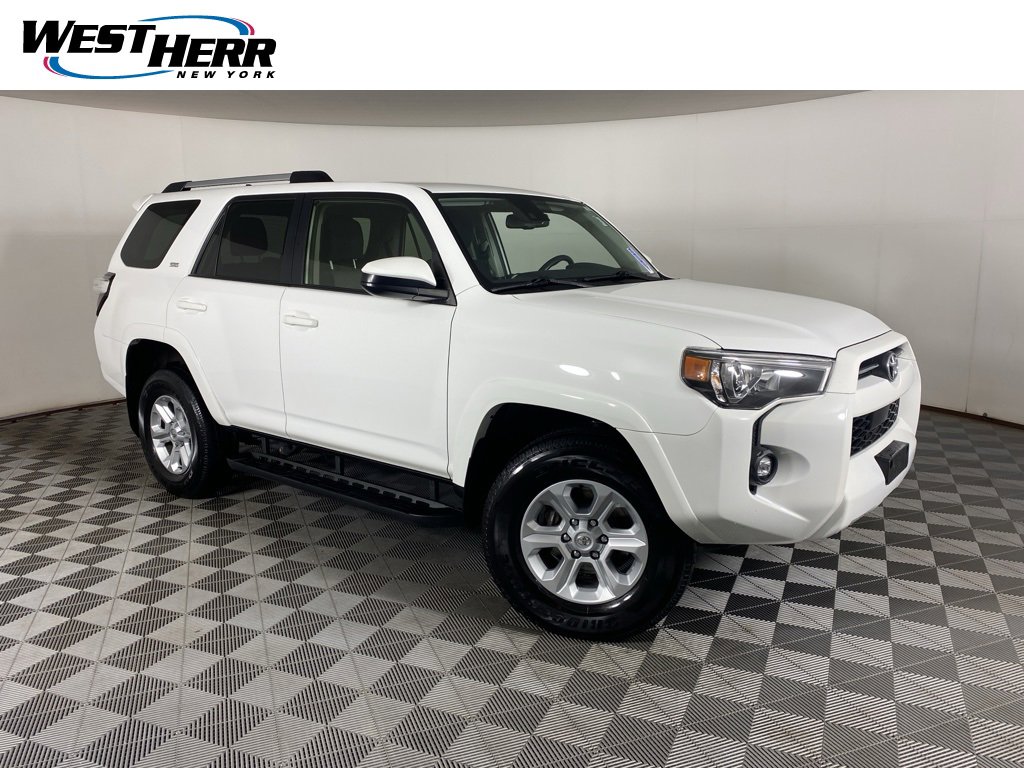 2022 Toyota 4Runner SR5's photo