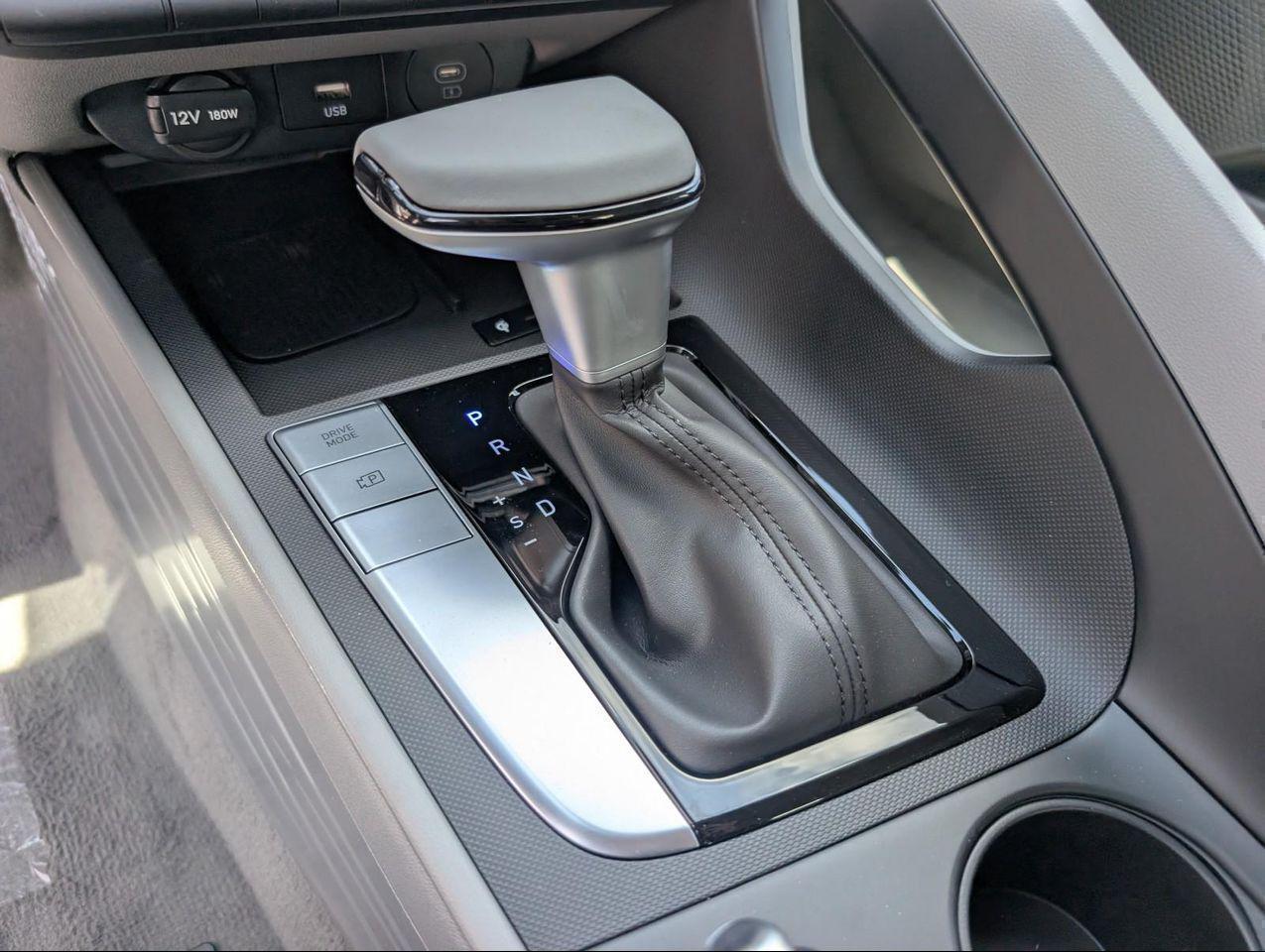 2025 Hyundai Elantra SEL Sport photo 11