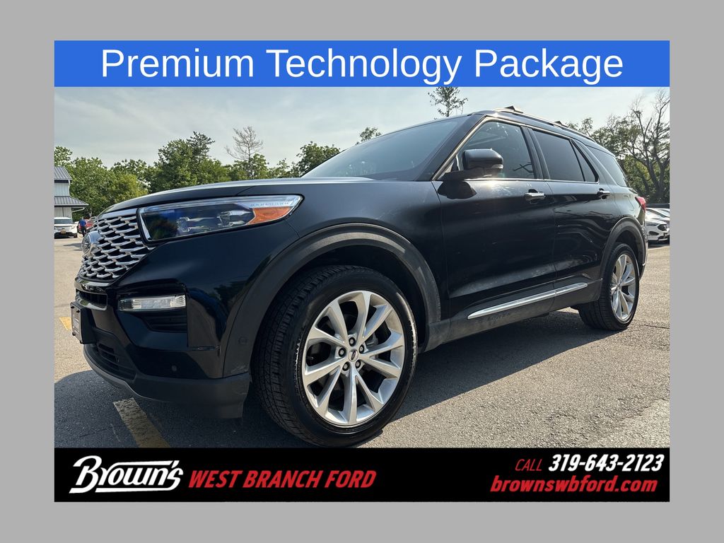 2022 Ford Explorer Platinum's photo
