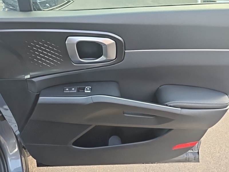 2025 Kia Sorento LX photo 29