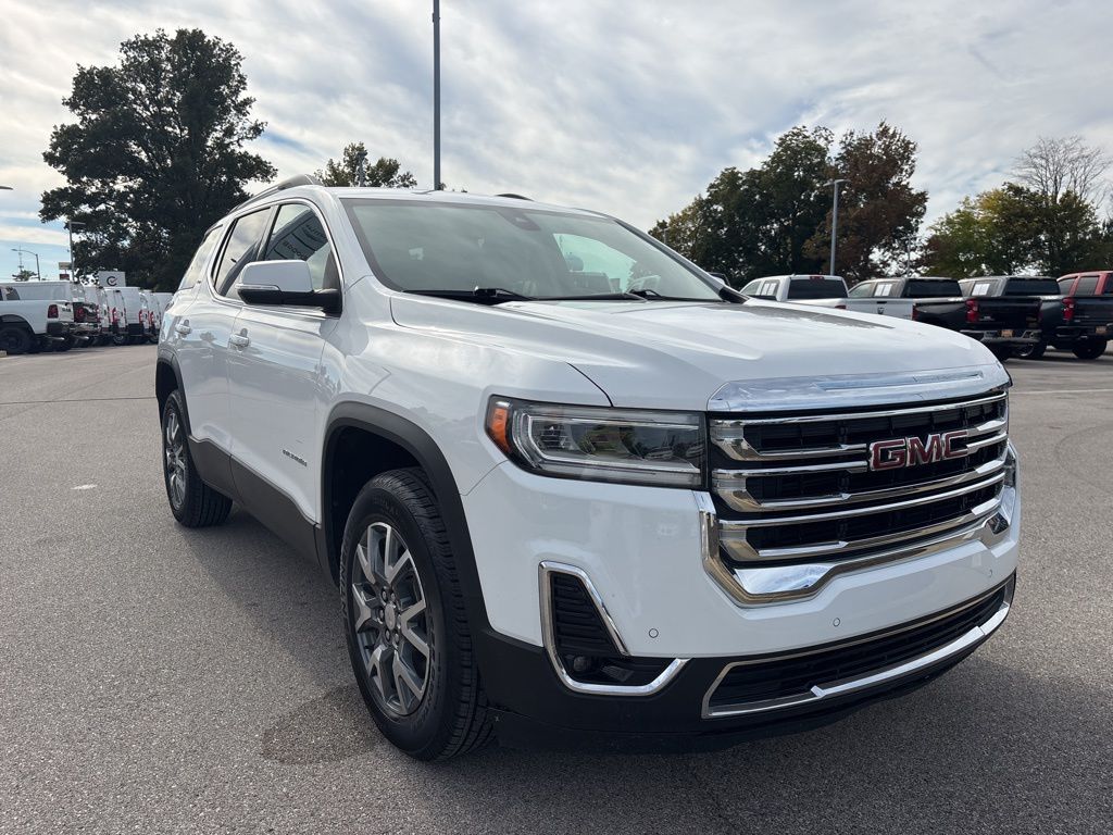 2023 GMC Acadia SLT's photo