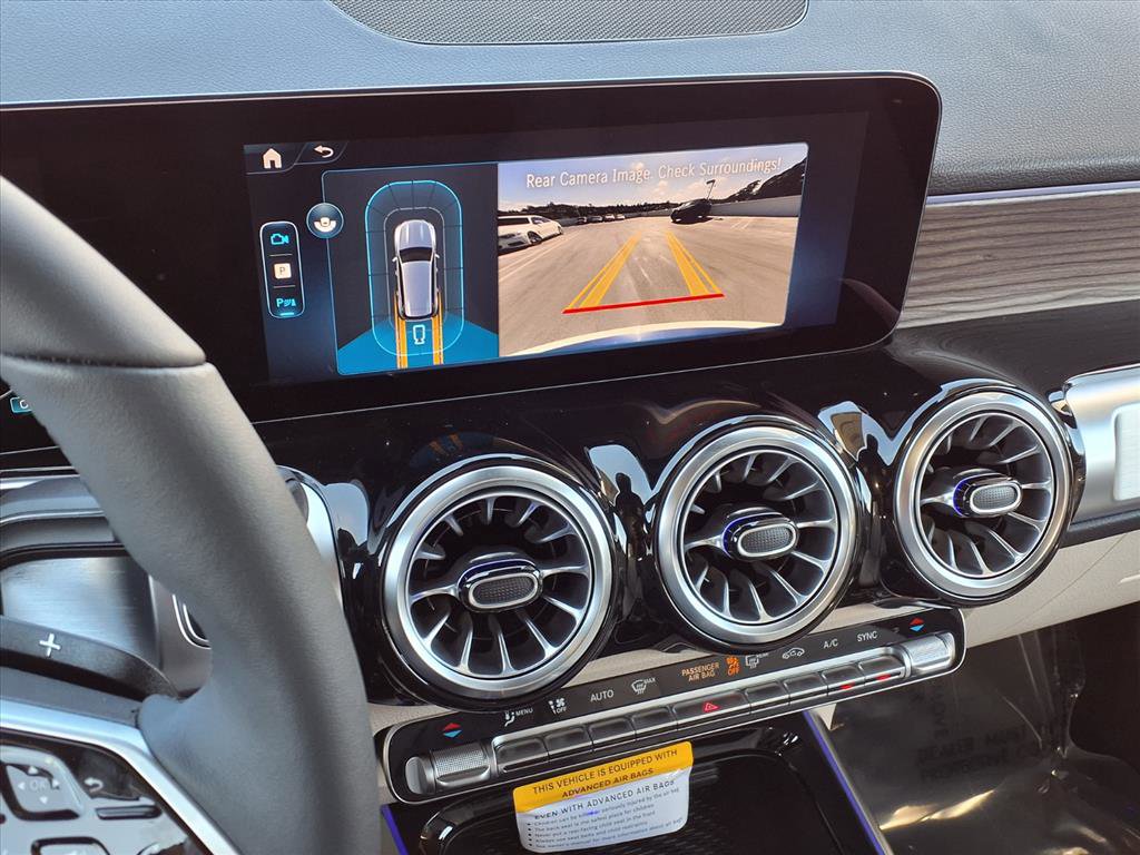 2026 Mercedes Benz GLB 250 photo 4