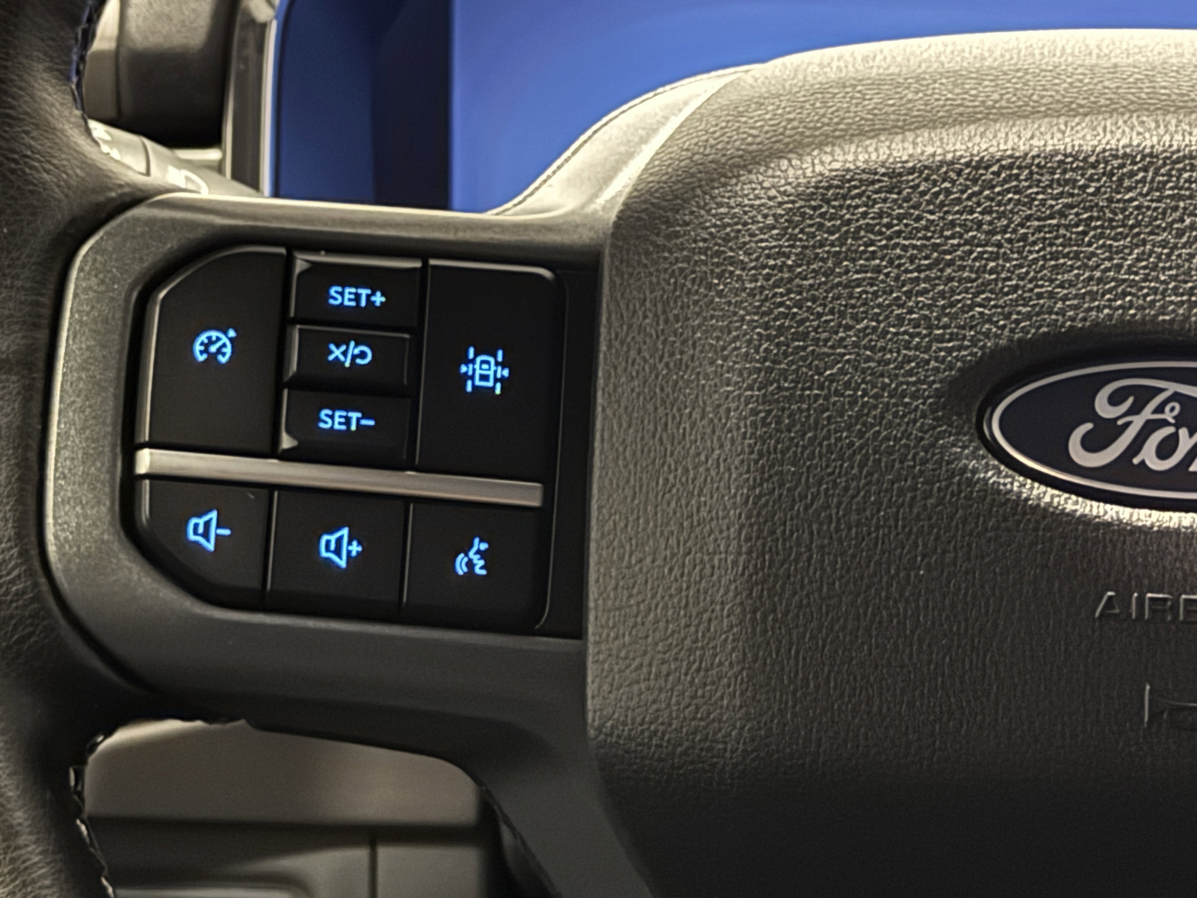 2024 Ford F-150 Lightning XLT photo 10