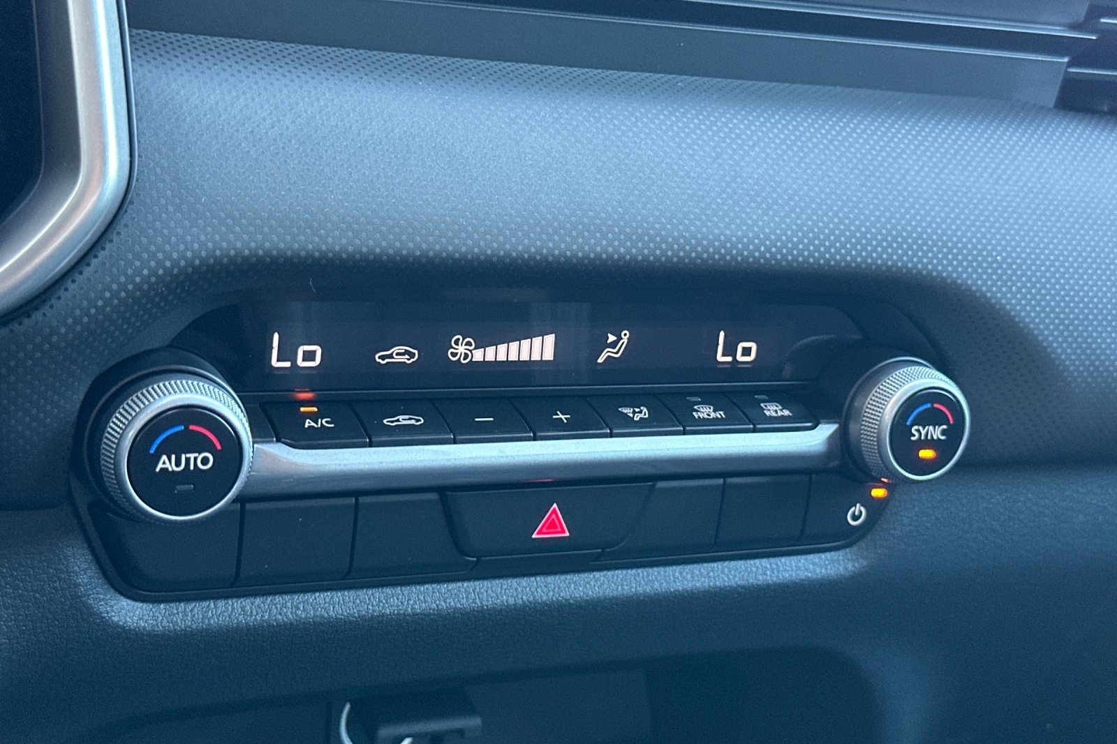 2025 Mazda CX-50 2.5 Select photo 15