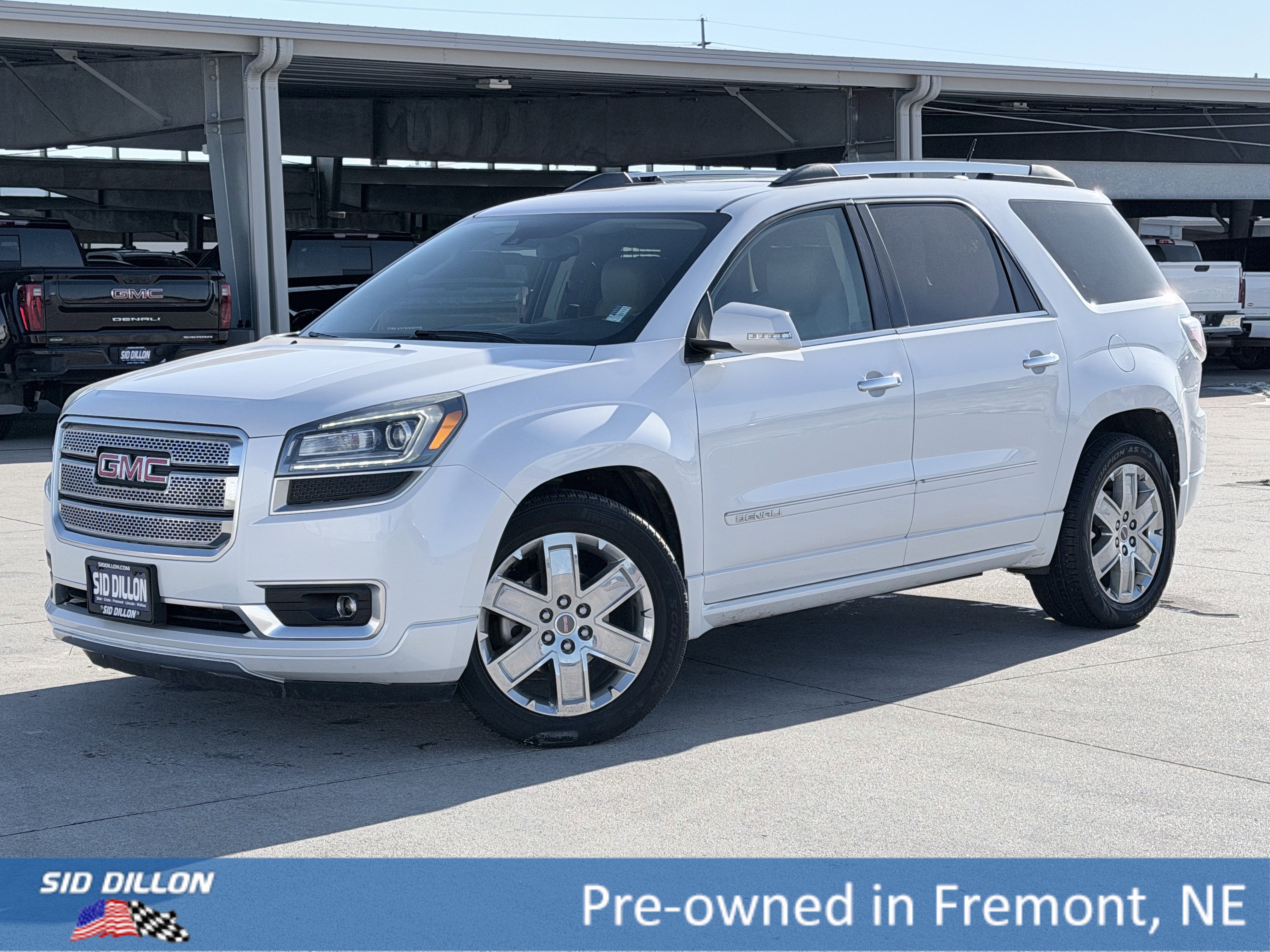 2016 GMC Acadia Denali's photo