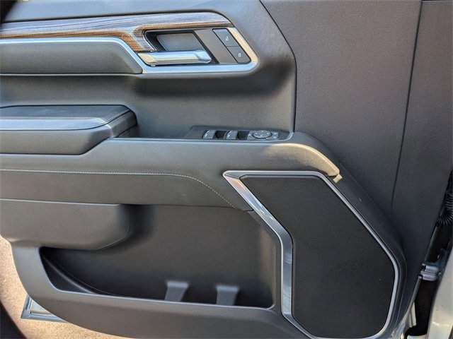 2025 Chevrolet Silverado 1500 LT photo 10