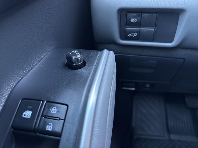 2020 Toyota Highlander XLE photo 23