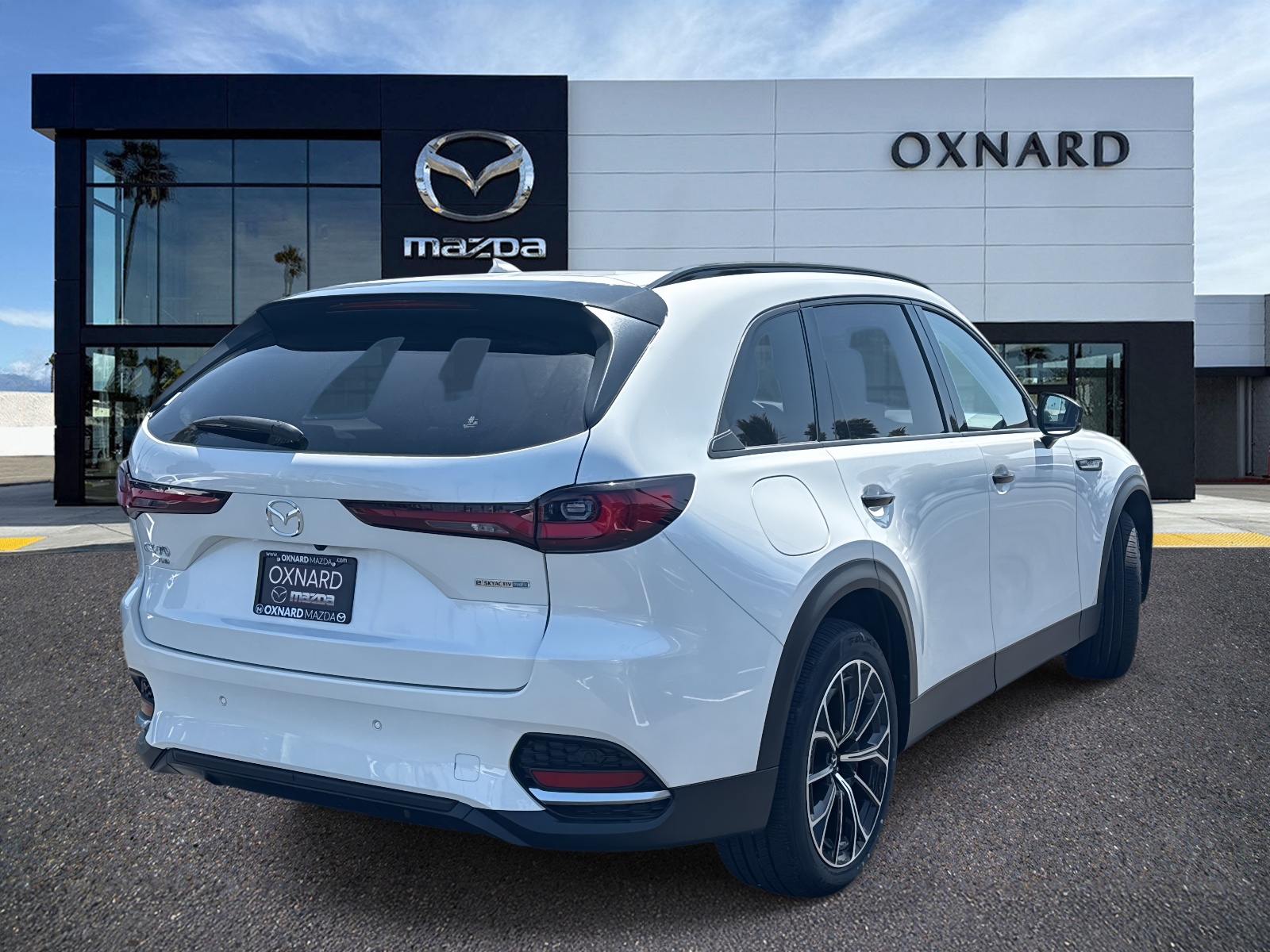 2025 Mazda CX-70 Plug-in Hybrid Premium photo 2