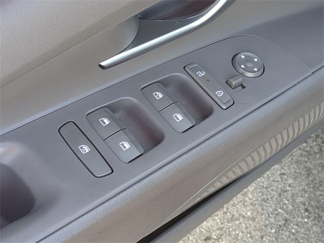 2024 Hyundai Elantra SEL photo 12