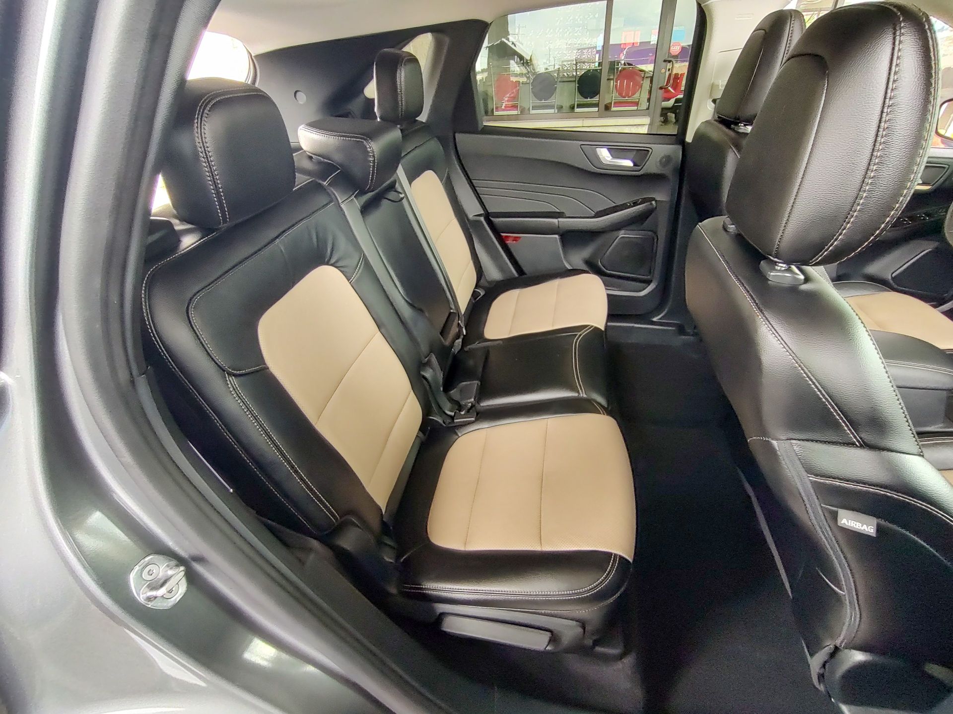 2021 Ford Escape Titanium Hybrid photo 14