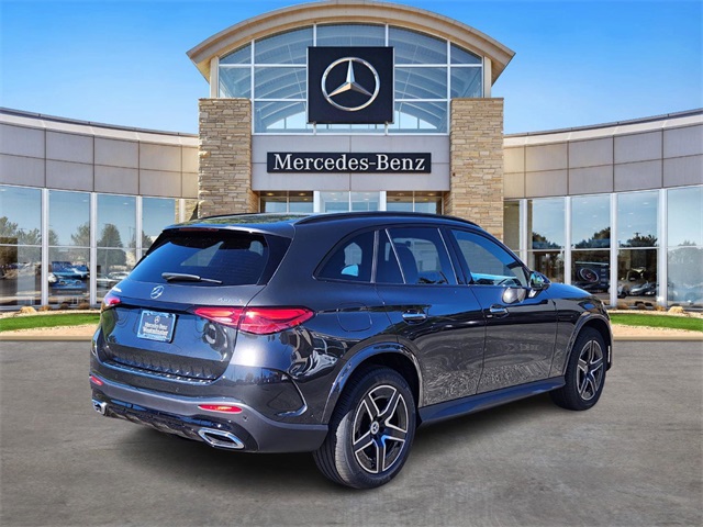 2026 Mercedes Benz GLC 300 4MATIC photo 3