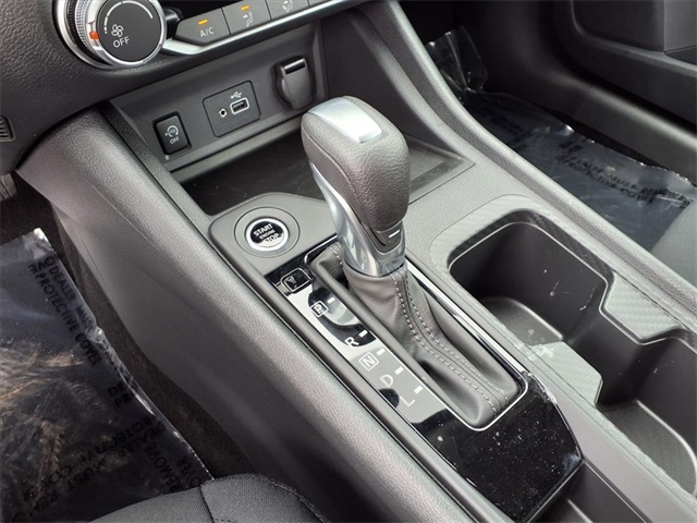 2025 Nissan Sentra S photo 17