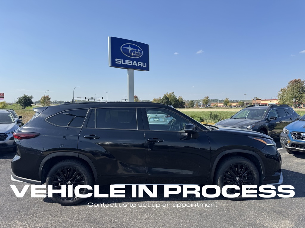 Used 2024 Toyota Highlander XSE with VIN 5TDKDRBH2RS541520 for sale in Rochester, Minnesota