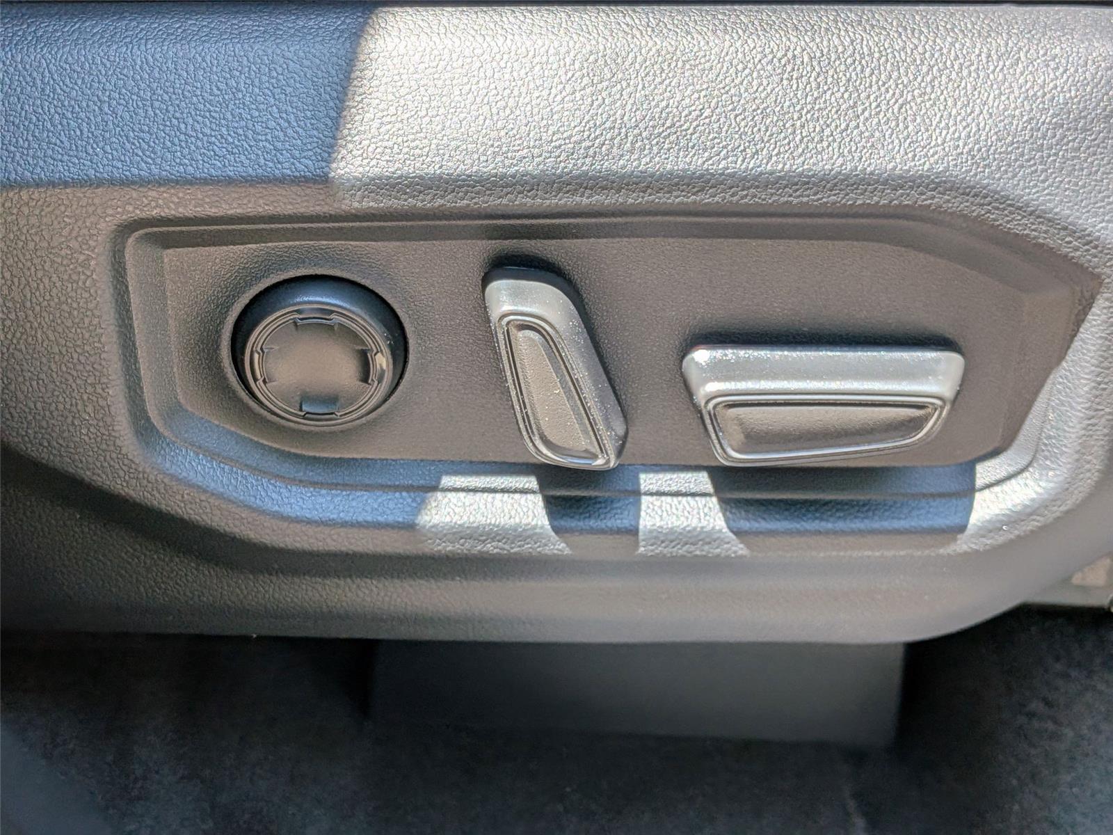 2025 Toyota Sequoia Platinum photo 29